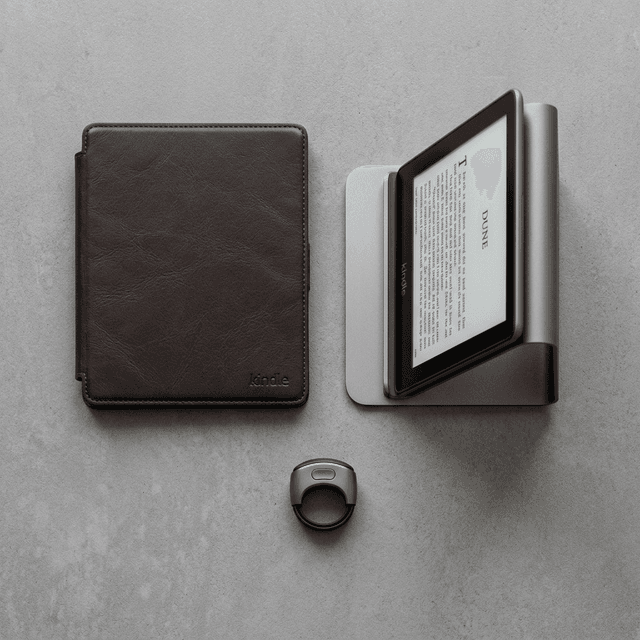 7 Must-Have Kindle Accessories for the Ultimate Manga Setup